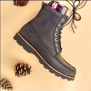 ROOTS leather winter boots w cabin cottage vibe unisex